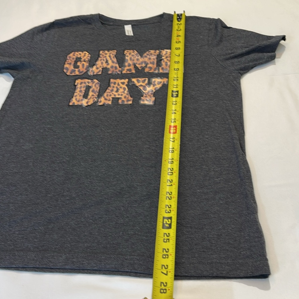 BELLA, CANVAS GAME DAY T-SHIRT , WOMENS SIZE  MEDIUM, VERY GOOD PREOWNED… - Picture 4 of 4
